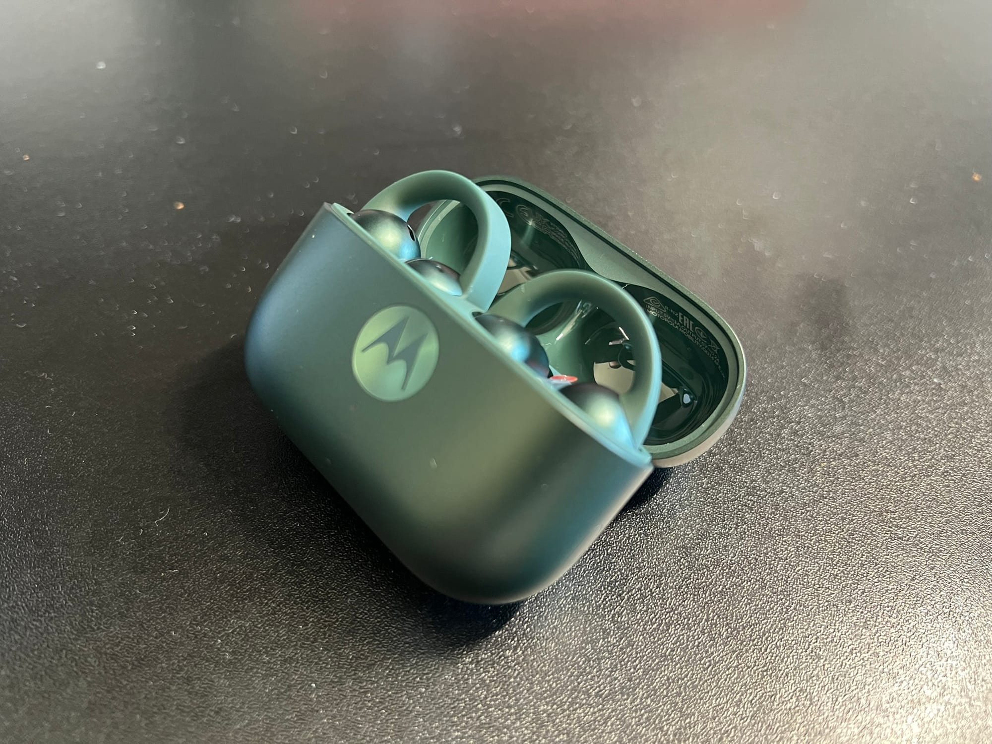 Review Moto Buds Loop: estranhamente bons!
