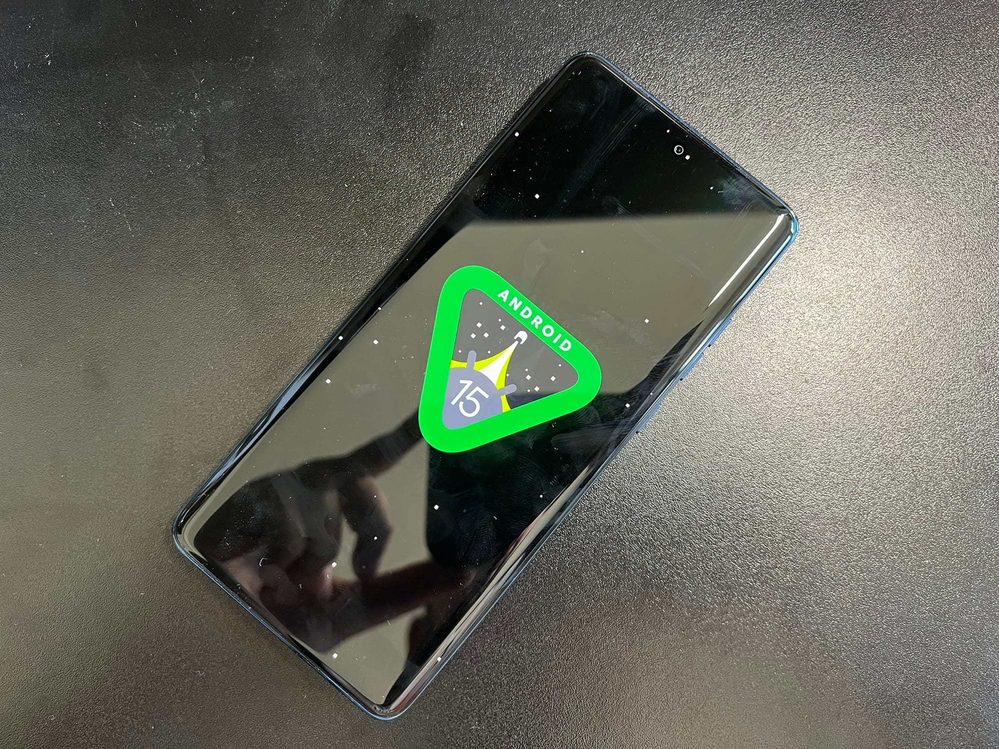 Review Moto Edge 60: bom, bonito e barato!